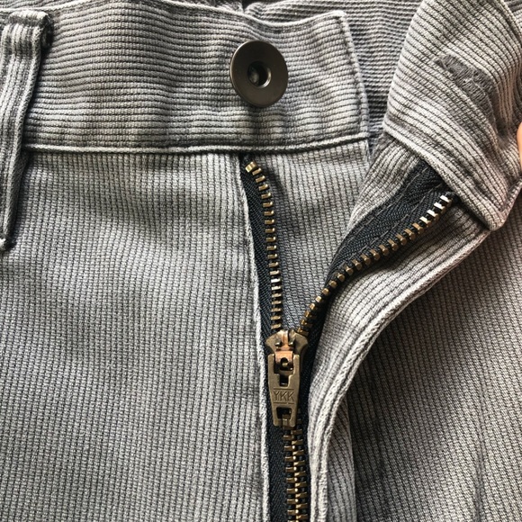 Uniqlo Gray Cropped Straight-Leg Jeans Women’s - Picture 9 of 14